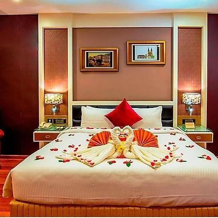 The Pgs Vedanta Hotel Kochi Ngoại thất bức ảnh