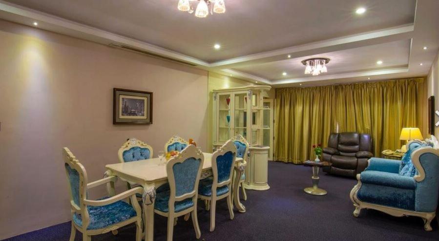 The Pgs Vedanta Hotel Kochi Ngoại thất bức ảnh