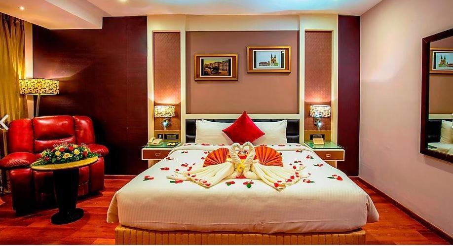 The Pgs Vedanta Hotel Kochi Ngoại thất bức ảnh