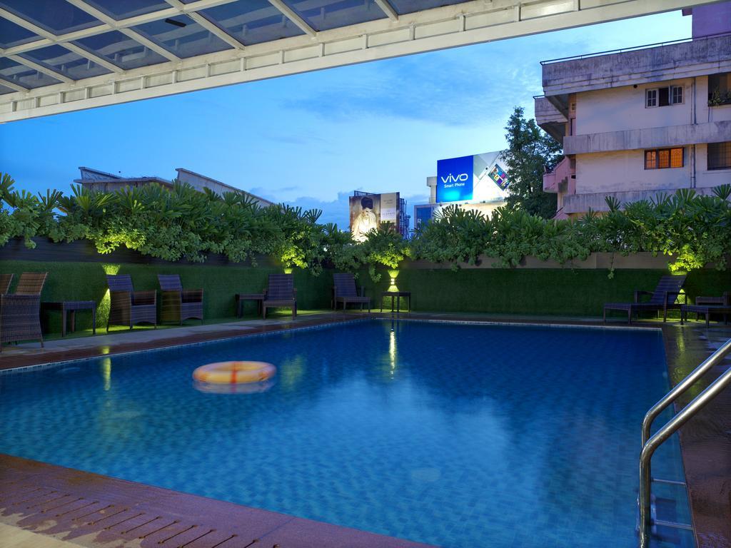The Pgs Vedanta Hotel Kochi Ngoại thất bức ảnh
