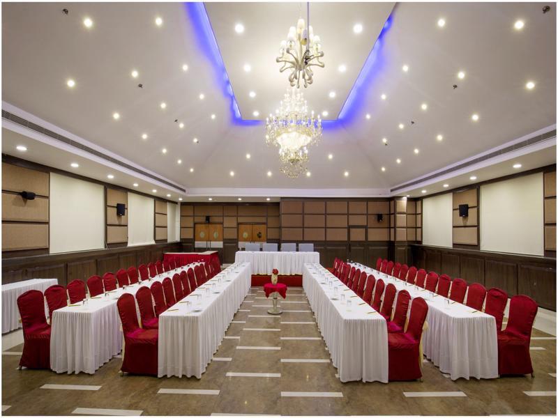 The Pgs Vedanta Hotel Kochi Ngoại thất bức ảnh