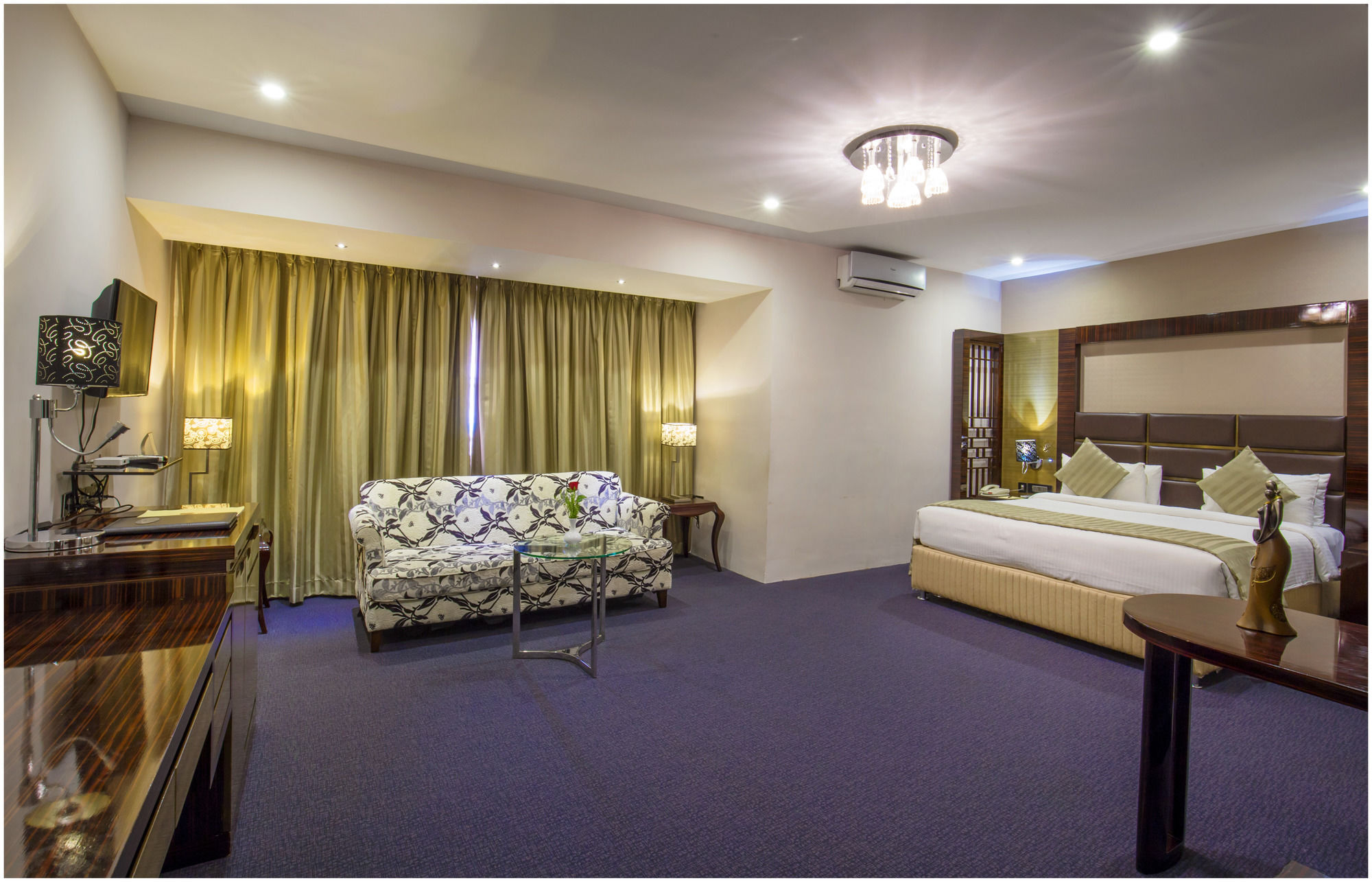 The Pgs Vedanta Hotel Kochi Ngoại thất bức ảnh