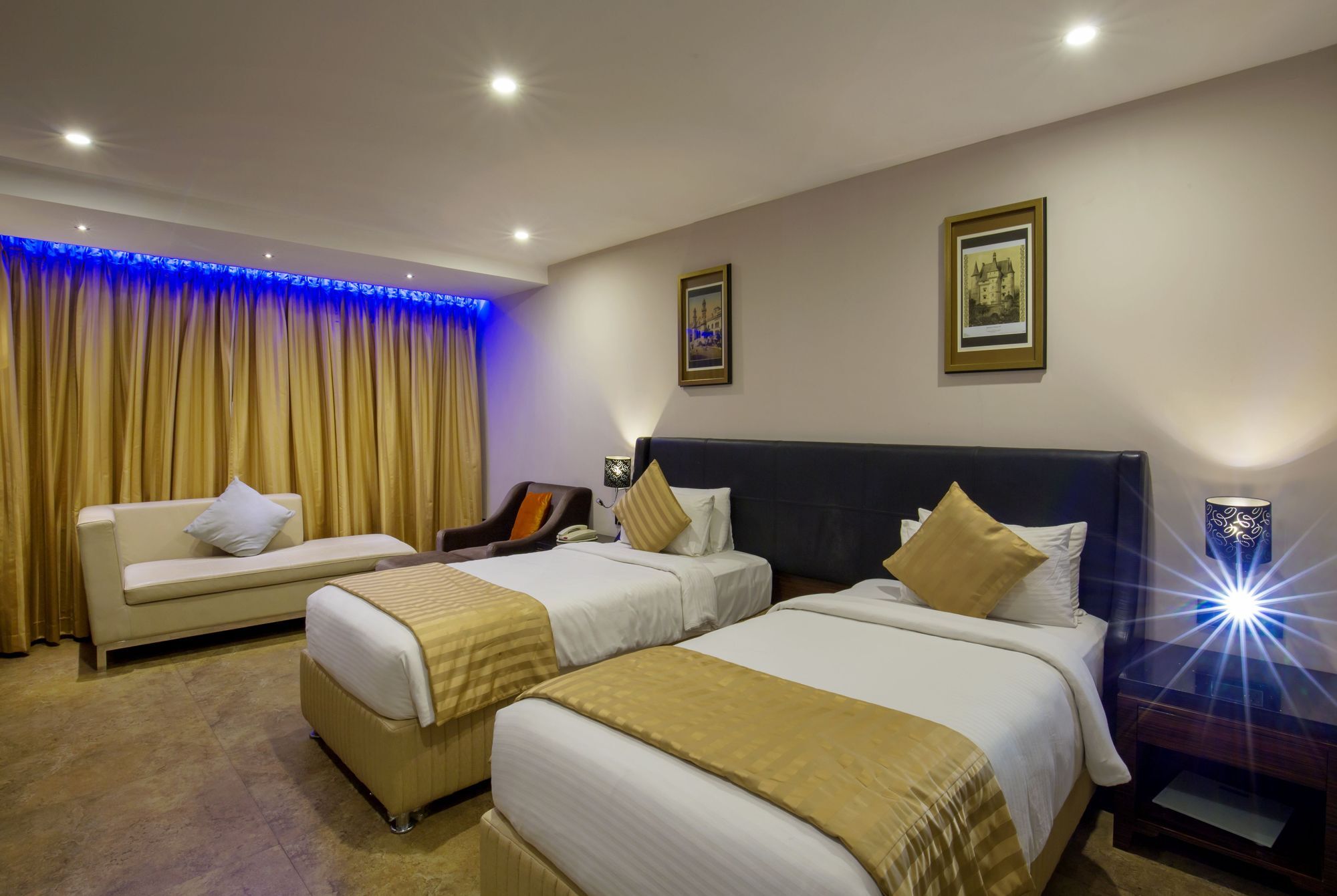 The Pgs Vedanta Hotel Kochi Ngoại thất bức ảnh