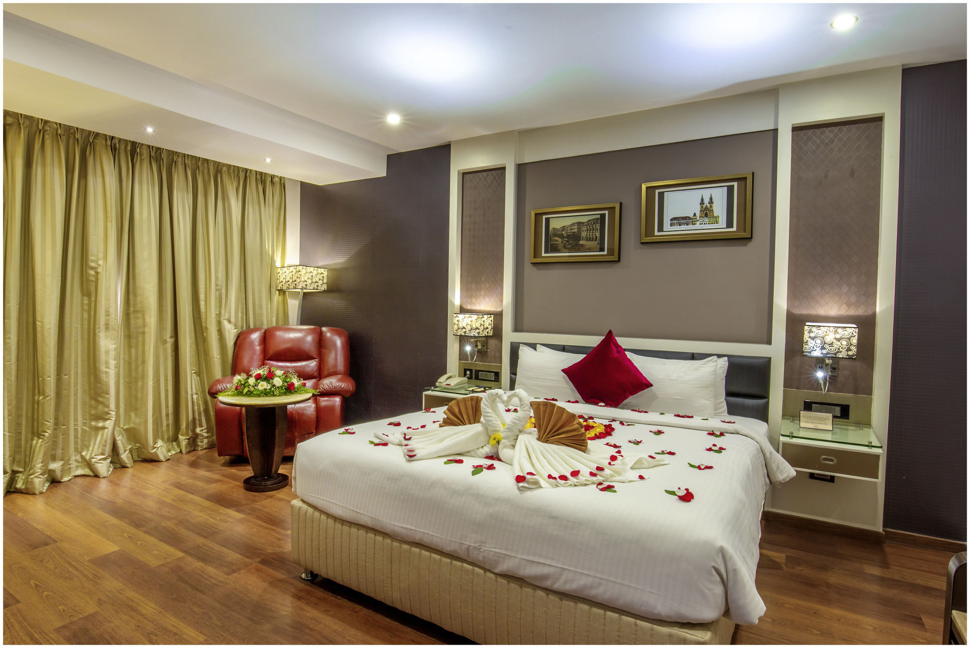 The Pgs Vedanta Hotel Kochi Ngoại thất bức ảnh